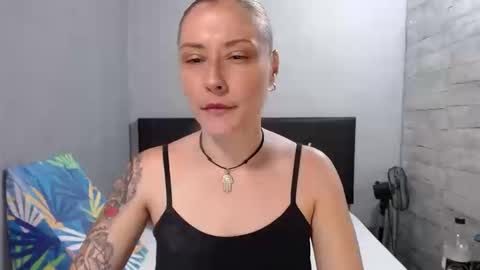 Caro milf  online show from 15, 9, 2025