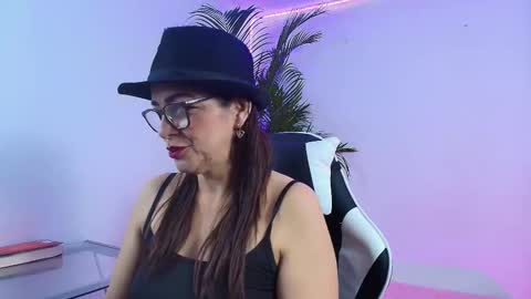 CAROL online show from 3, 10, 2025