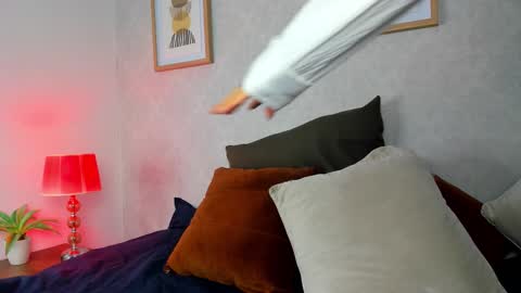  Caroline  online show from 17, 10, 2025