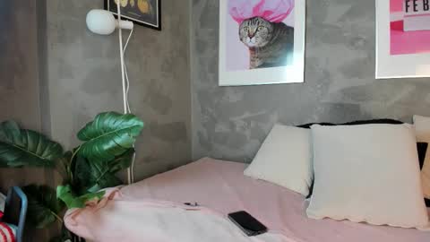  Caroline  online show from 24, 10, 2025