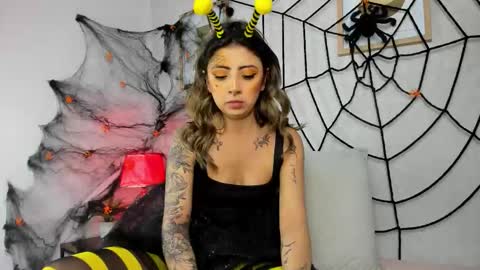  Caroline  online show from 31, 10, 2025