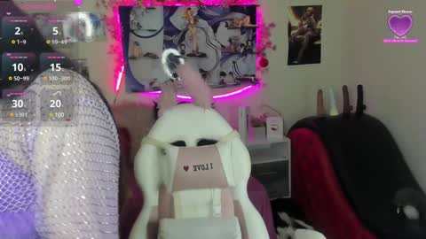 Snapshot of caroline_lenox chatting on 6, 12, 2024 Caroline Lenox online show from 6, 12, 2024