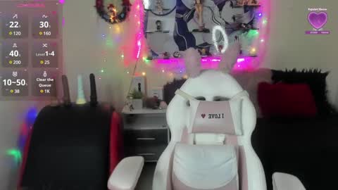 Snapshot of caroline_lenox chatting on 16, 1, 2025 Caroline Lenox online show from 16, 1, 2025