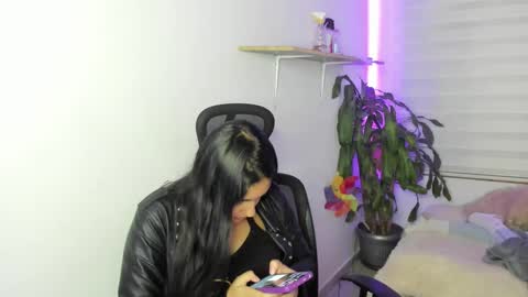 caroline_rodriguez_9 online show from 30, 9, 2025