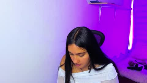 caroline_rodriguez_9 online show from 7, 1, 2026