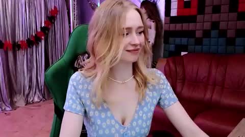 Caroline online show from 11, 11, 2025