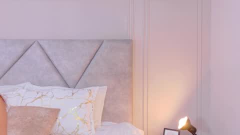 Caroline online show from 10, 4, 2026