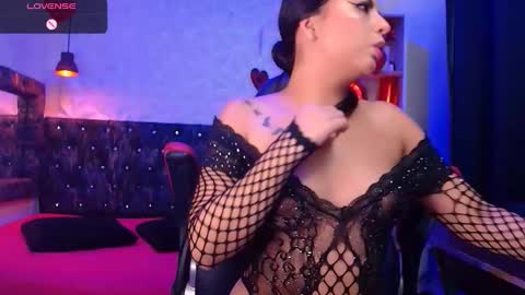 Snapshot of carolinescoth_dl chatting on 7, 3, 2025 Caroline Scoth online show from 7, 3, 2025