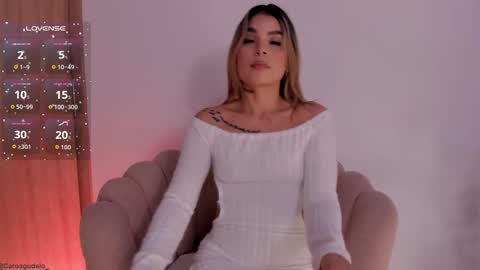 carolinna_ online show from 7, 1, 2026