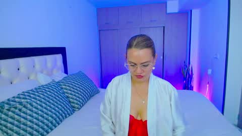 CarolinneFiotti online show from 25, 9, 2025