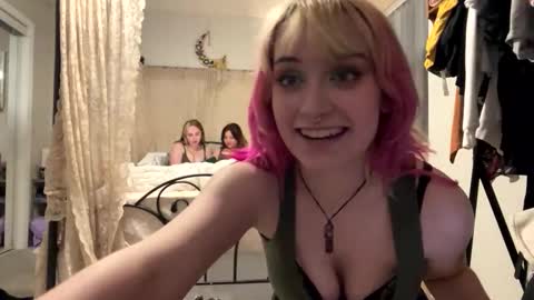 carpetmunchers online show from 2, 11, 2025