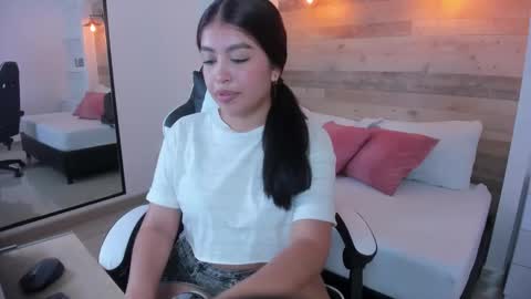 carriepink_ online show from 16, 9, 2025