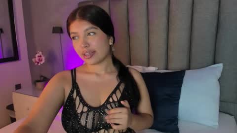 carriepink_ online show from 2, 10, 2025