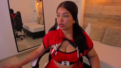 carriepink_ online show from 7, 10, 2025