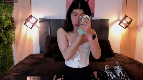 cassie_bloom online show from 24, 10, 2025