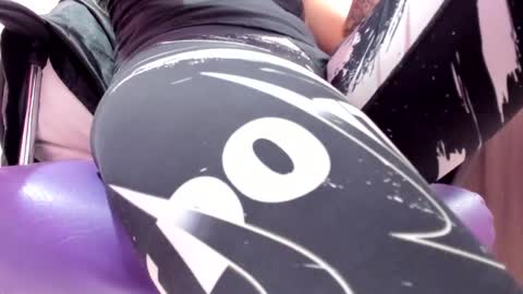 Snapshot of cassie_doll_squirt chatting on 21, 1, 2025 cassie online show from 21, 1, 2025