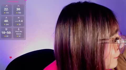 Snapshot of cassie_hatway chatting on 24, 9, 2025 online show from 24, 9, 2025