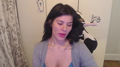 cassiealvarez online show from 4, 10, 2025