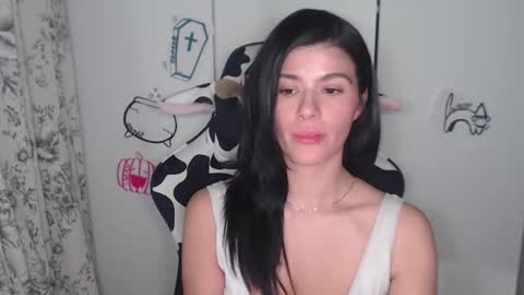 cassiealvarez online show from 7, 10, 2025