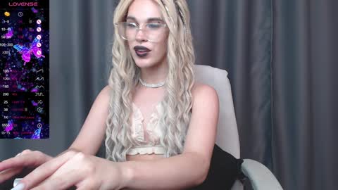 Snapshot of cassiemich chatting on 1, 1, 2025 Cassie online show from 1, 1, 2025