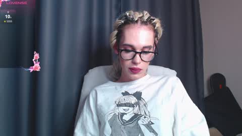 Snapshot of cassiemich chatting on 8, 1, 2025 Cassie online show from 8, 1, 2025