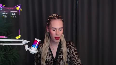 Snapshot of cassiemich chatting on 18, 12, 2025 Cassie online show from 18, 12, 2025