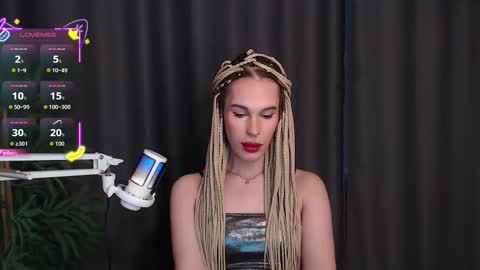 Snapshot of cassiemich chatting on 19, 12, 2025 Cassie online show from 19, 12, 2025