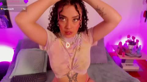 Cata green model independient online show from 17, 4, 2026