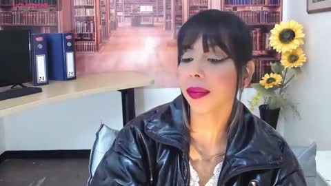 Queen Catalella online show from 25, 10, 2025