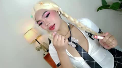 CatalenaX online show from 16, 11, 2025