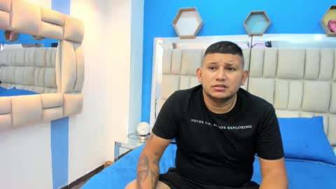 Jhon and Catalina online show from 23, 10, 2025