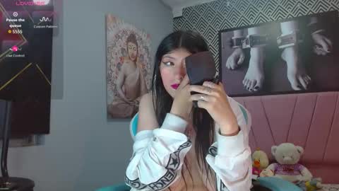 Snapshot of catalina_herrera2 chatting on 12, 9, 2025 CATLINA HERRERA online show from 12, 9, 2025