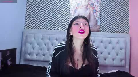 Snapshot of catalina_herrera2 chatting on 13, 10, 2025 CATLINA HERRERA online show from 13, 10, 2025