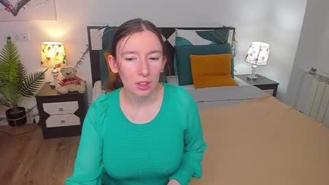 Snapshot of catherinewalls chatting on 8, 3, 2025 Catrin online show from 8, 3, 2025