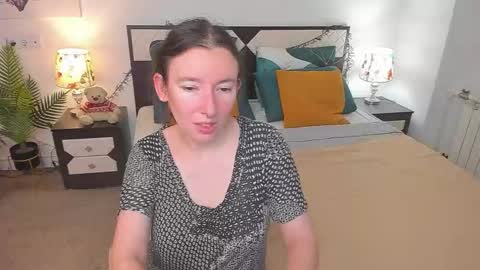 Snapshot of catherinewalls chatting on 10, 10, 2025 Catrin online show from 10, 10, 2025