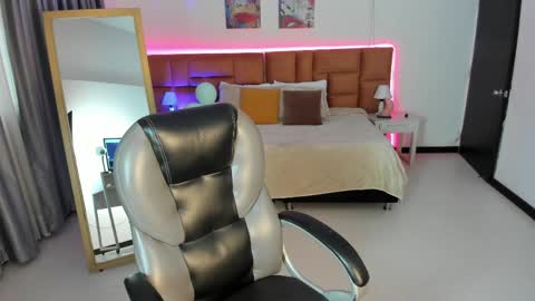 Snapshot of catti_brie_ chatting on 24, 4, 2026 catti_brie_ online show from 24, 4, 2026