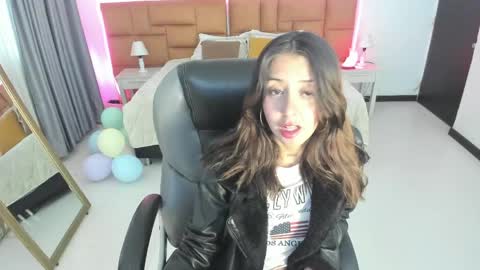 Snapshot of catti_brie_ chatting on 28, 4, 2026 catti_brie_ online show from 28, 4, 2026