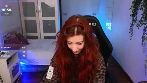 Snapshot of caty_cuddly chatting on 23, 2, 2025 caty_cuddly online show from 23, 2, 2025