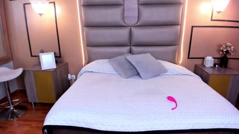 caylincollins online show from 7, 2, 2025