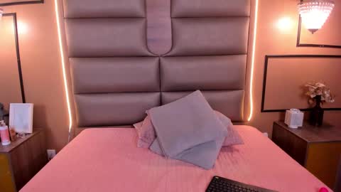 caylincollins online show from 27, 2, 2025