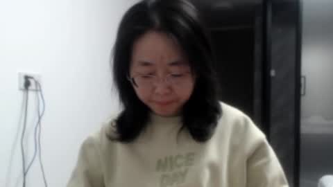 Snapshot of cbz112233 chatting on 1, 3, 2025 ANNYANNY online show from 1, 3, 2025