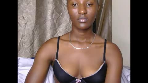 cee_queen online show from 11, 6, 2026