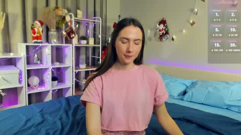 Josie Manesi online show from 10, 1, 2025