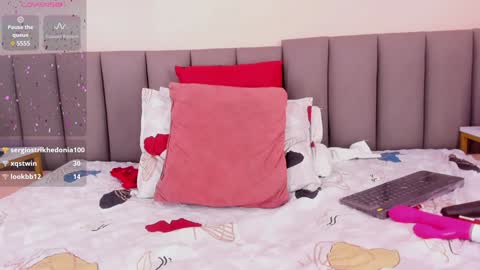 celeste_smmith_ online show from 25, 1, 2025