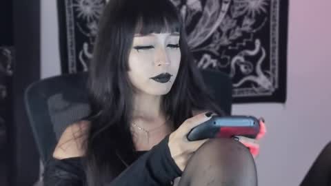   online show from 27, 5, 2026