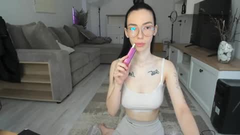 Celine Roxelle online show from 17, 5, 2026