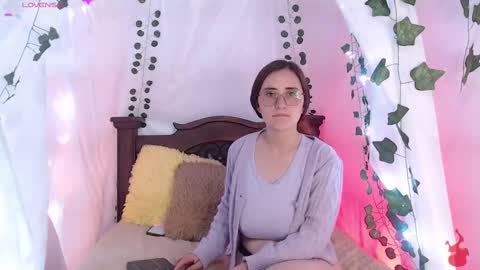 Hello guys my name is Sofi and Lizzie and  Vanessa online show from 19, 2, 2025