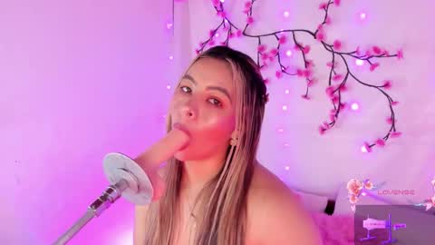 Hello guys my name is Sofi and Lizzie and  Vanessa online show from 18, 10, 2025