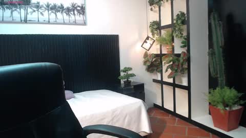 Snapshot of cerokershelby chatting on 28, 11, 2025 Ceroke online show from 28, 11, 2025