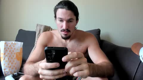 Snapshot of chadpowerz chatting on 12, 4, 2026 Lydong online show from 12, 4, 2026